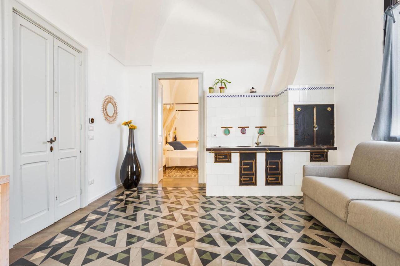 B&B Palazzo Flora Collepasso 外观 照片